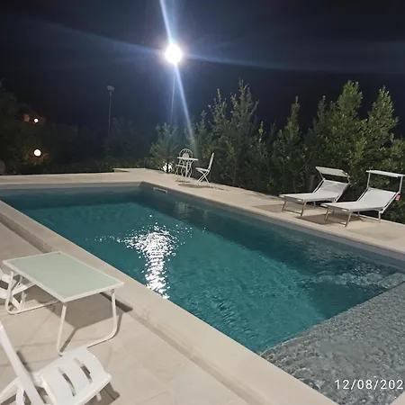 Trullo Pentimelle E Casa Pentimelle בית נופש *